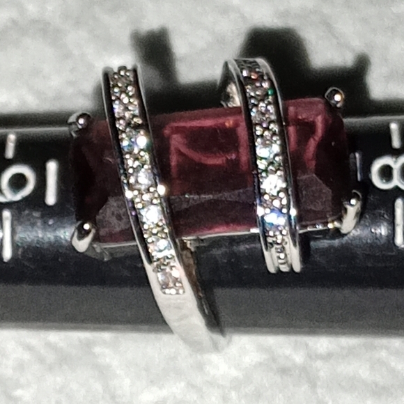 925 Burgundy Gemstone Ring NWOT - Picture 9 of 13